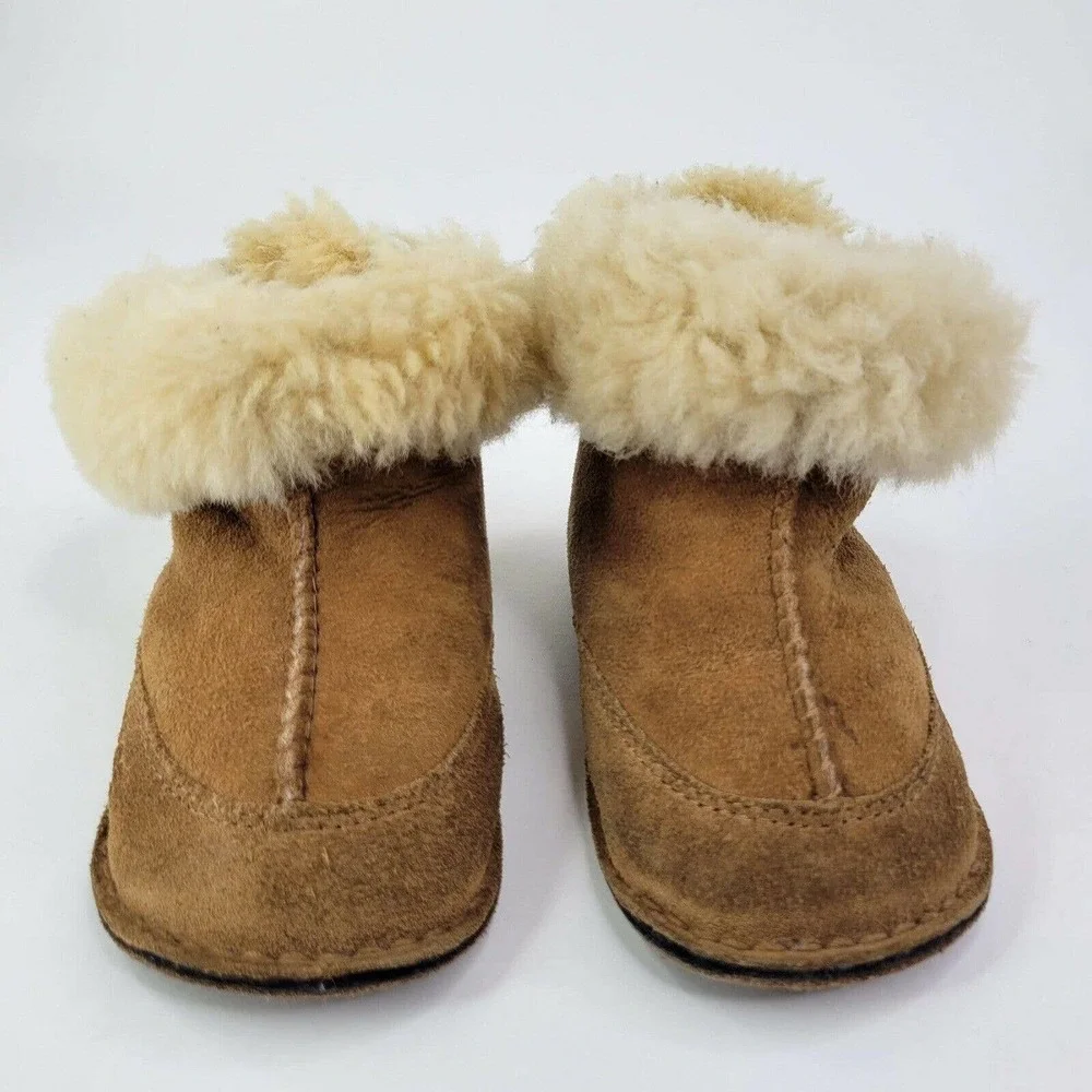 UGG Toddler Suede Bootie Unisex Chestnut Brown Size Medium 12-18 M Infant/Baby
